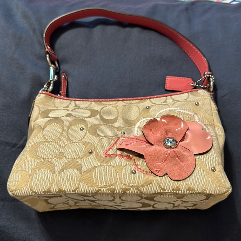 Cute Coach Handbag Pouch Pochette Signature Design Pink Flower Tan Pink NWOT